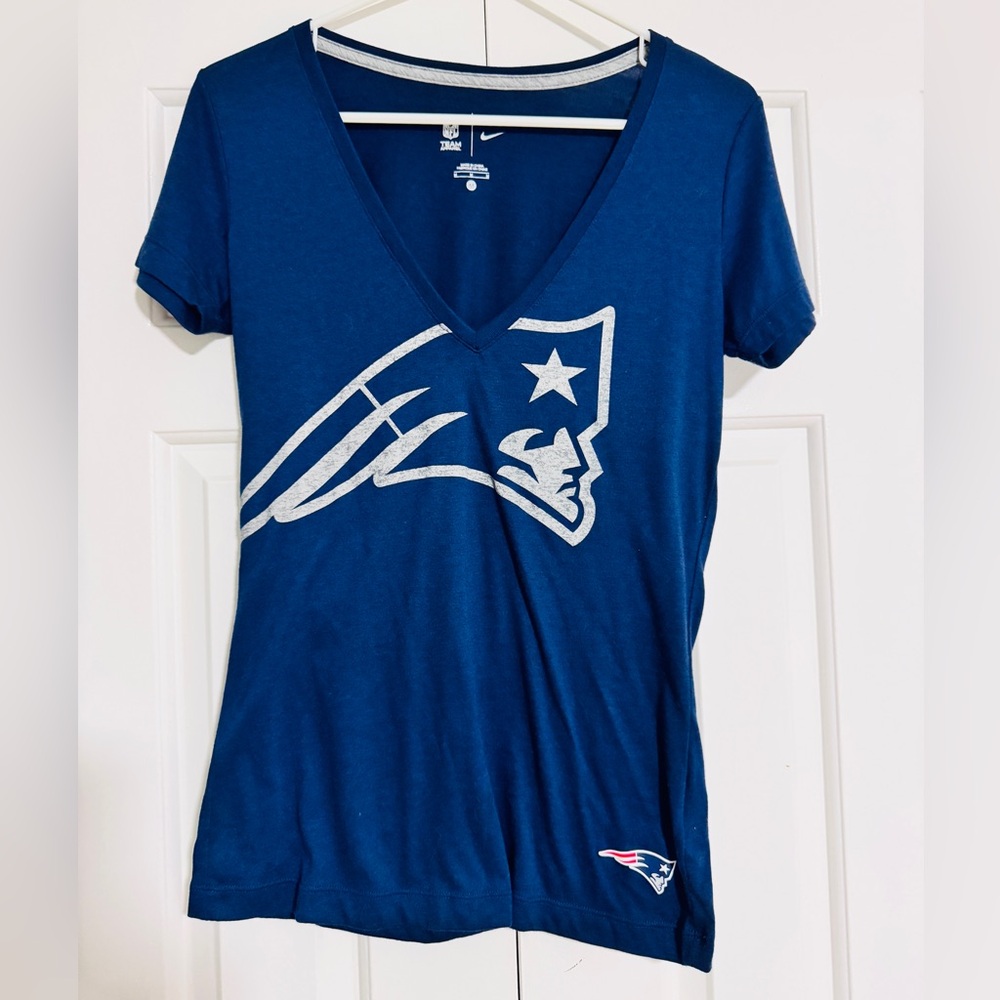 Nike Women's NFL NE Patriots V-Neck Top